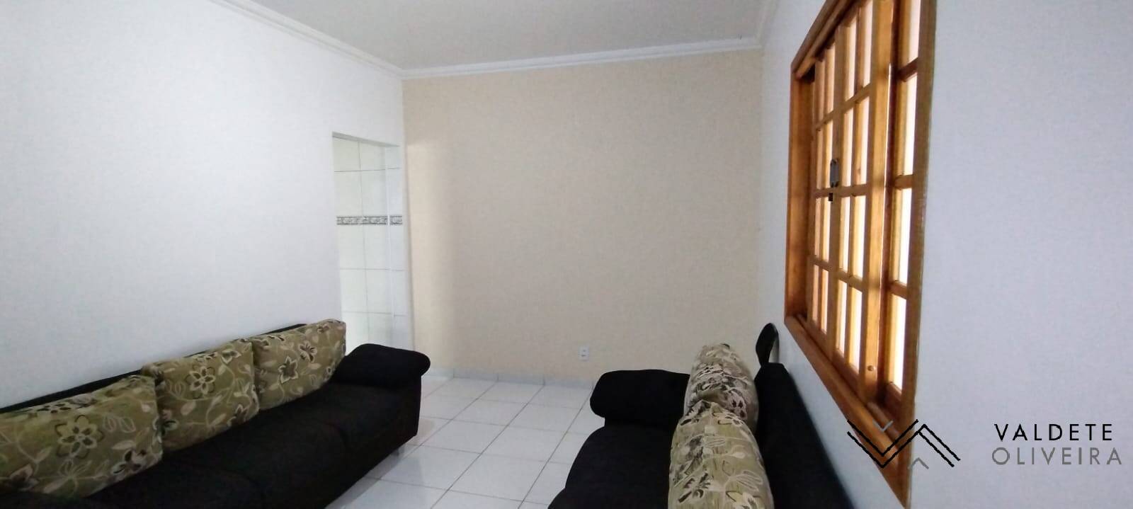 Casa à venda com 2 quartos, 125m² - Foto 2