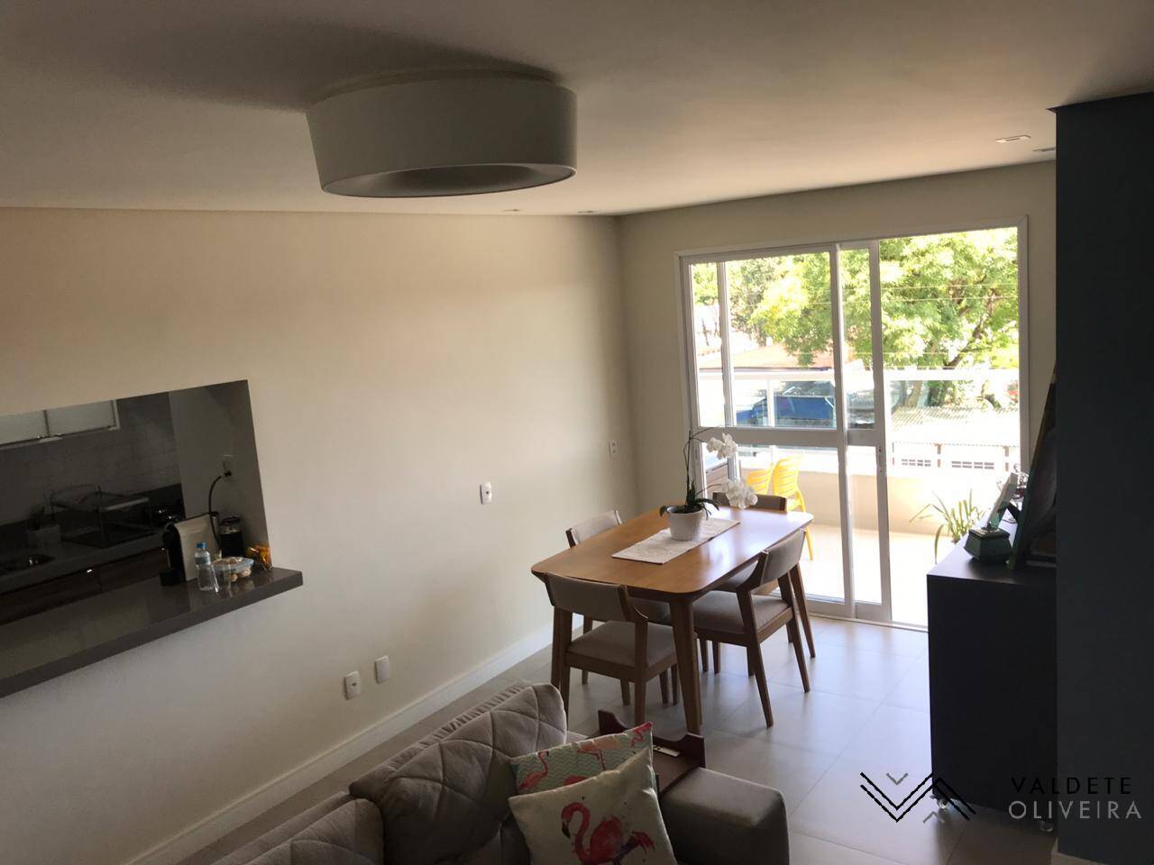 Apartamento à venda com 3 quartos, 87m² - Foto 2