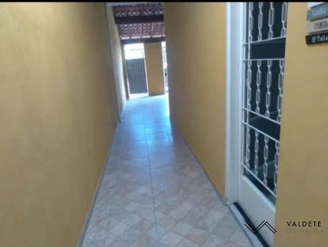 Casa à venda com 2 quartos, 60m² - Foto 1