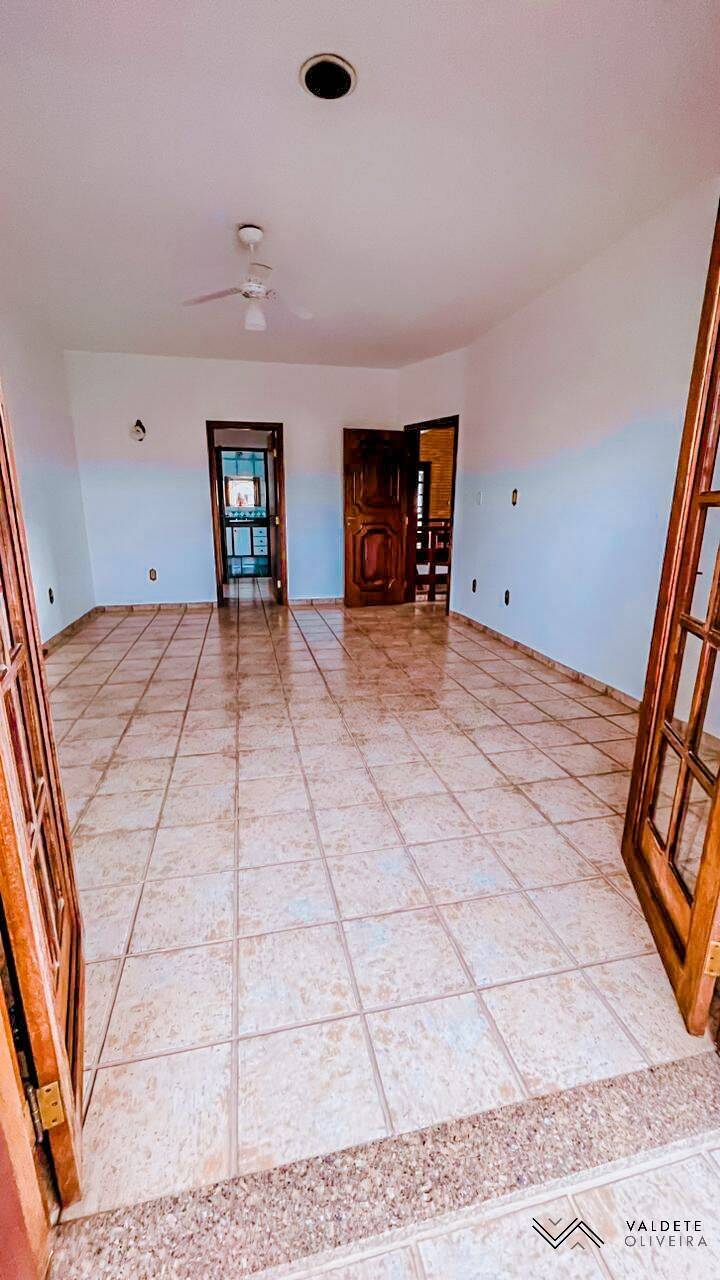 Casa à venda com 4 quartos, 380m² - Foto 13