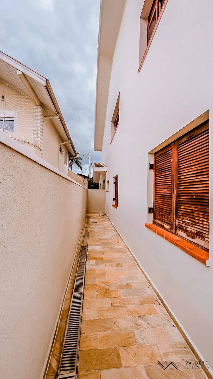 Casa à venda com 4 quartos, 380m² - Foto 16