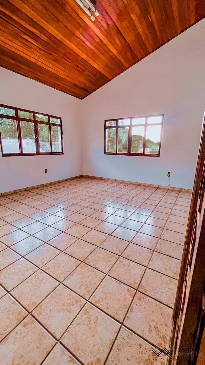 Casa à venda com 4 quartos, 380m² - Foto 8