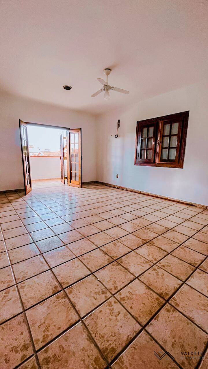 Casa à venda com 4 quartos, 380m² - Foto 10