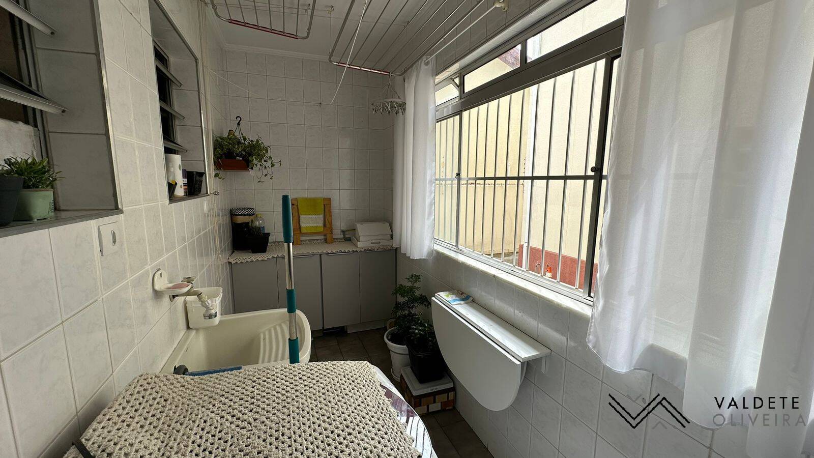 Apartamento à venda com 3 quartos, 94m² - Foto 3