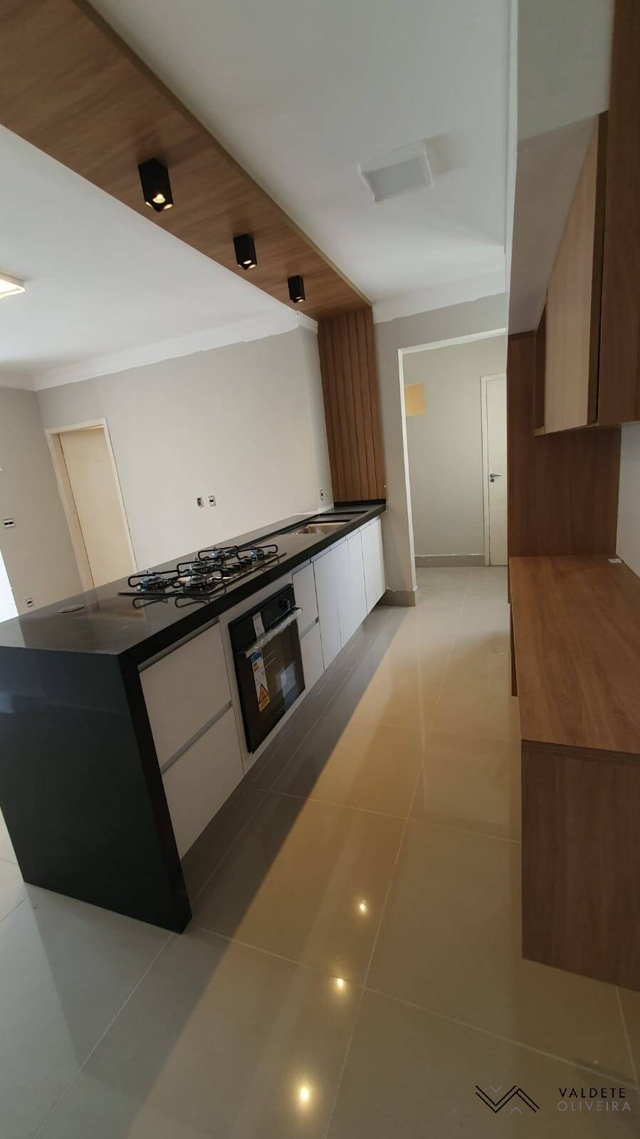 Apartamento à venda com 4 quartos, 100m² - Foto 2