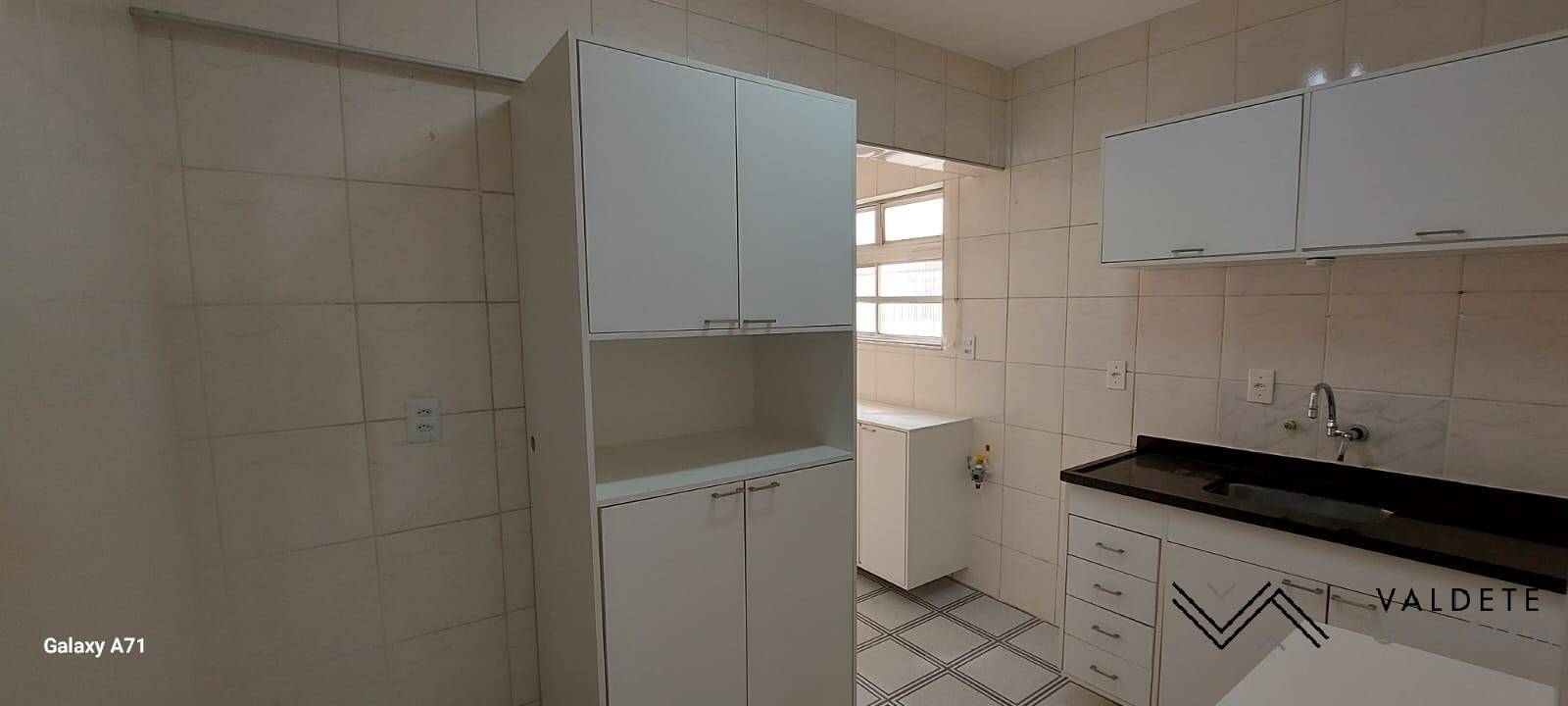 Apartamento à venda com 2 quartos, 65m² - Foto 2