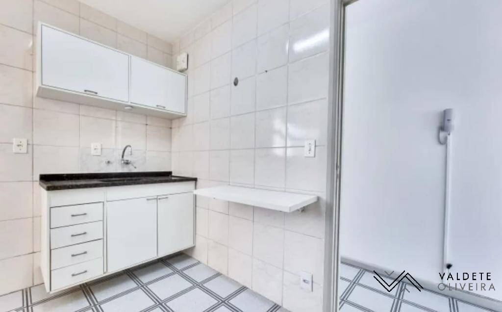 Apartamento à venda com 2 quartos, 65m² - Foto 1