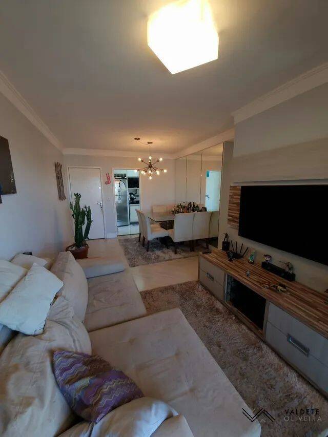 Apartamento à venda com 3 quartos, 77m² - Foto 2