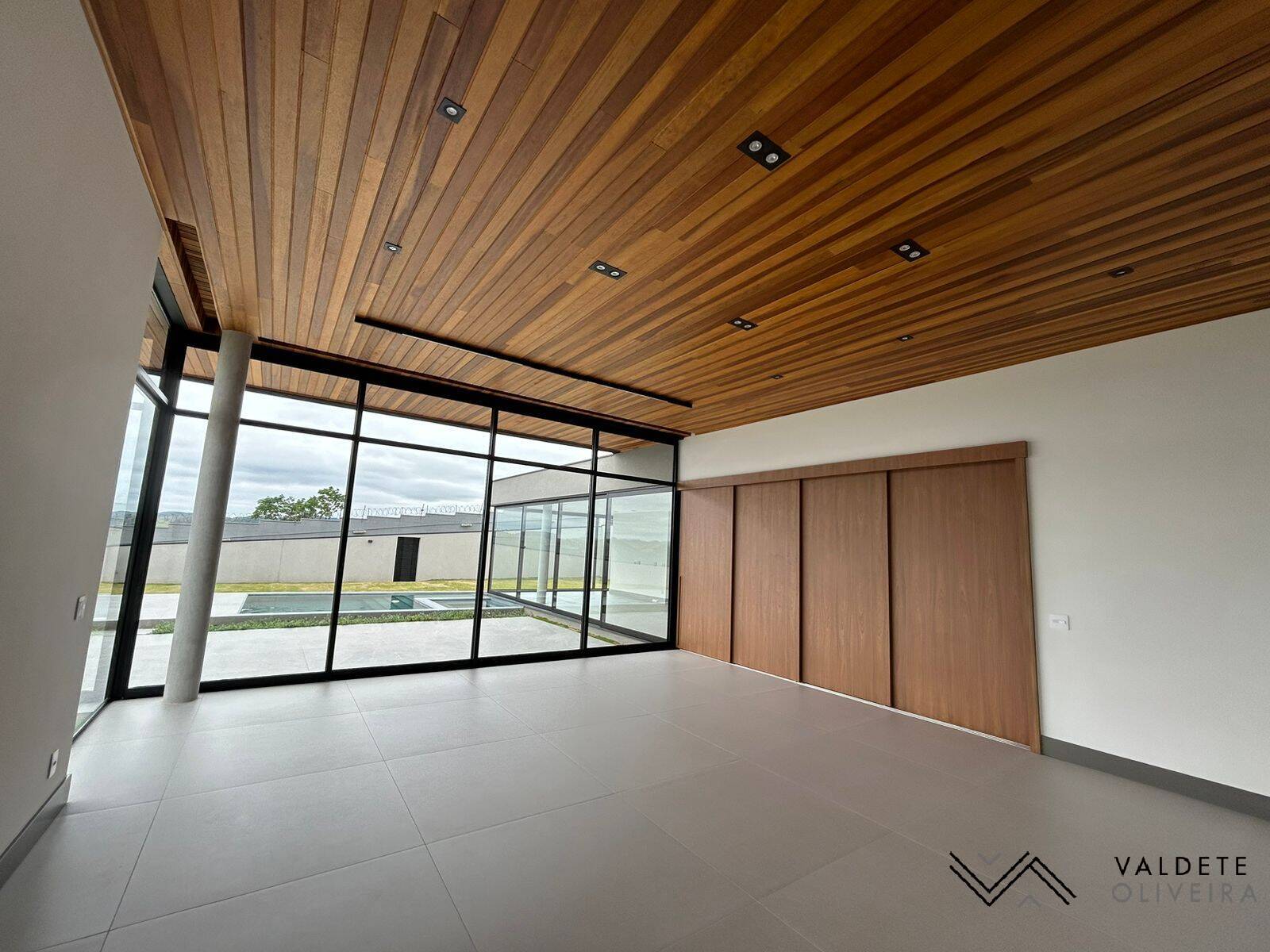 Casa à venda com 4 quartos, 600m² - Foto 14