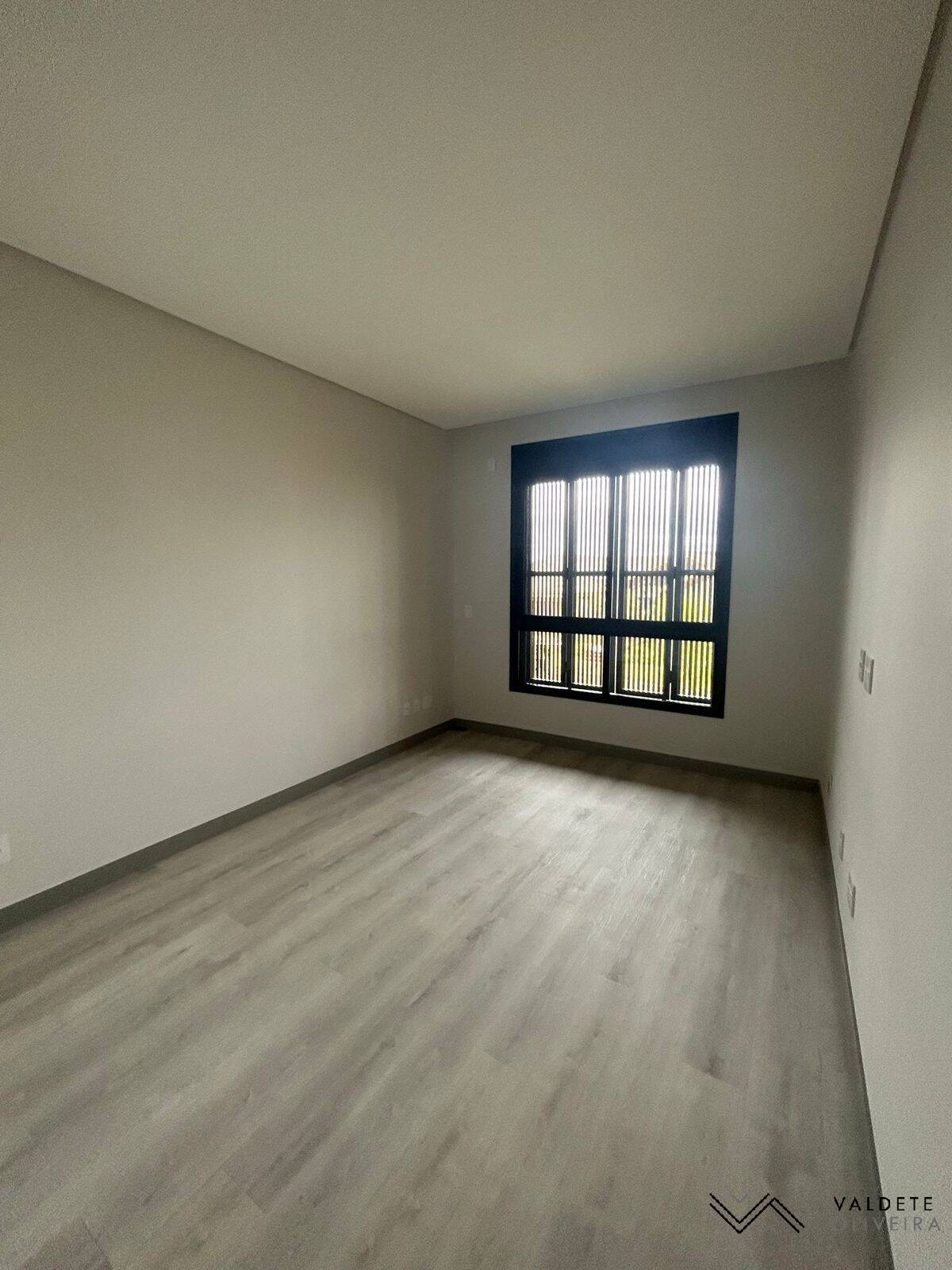 Casa à venda com 4 quartos, 600m² - Foto 17