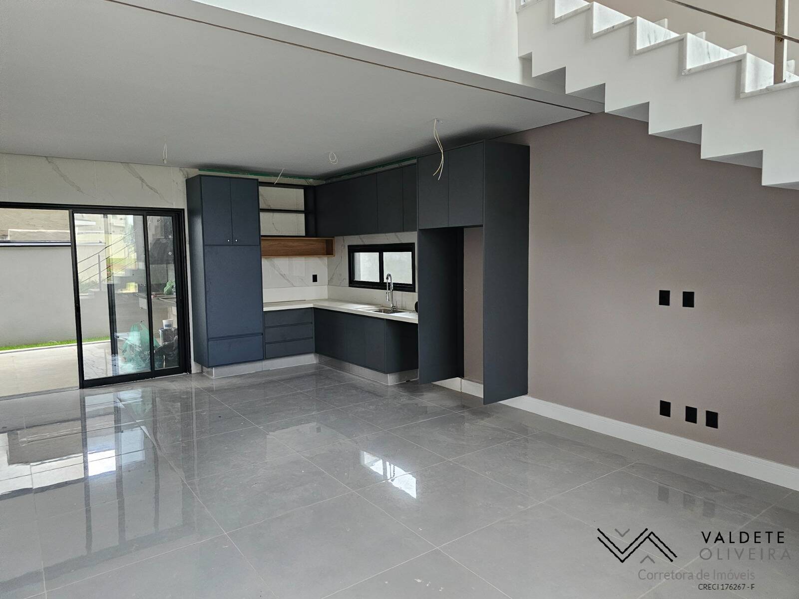 Casa à venda com 4 quartos, 250m² - Foto 15