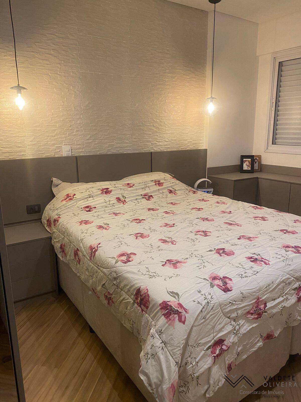 Apartamento à venda com 2 quartos, 75m² - Foto 2