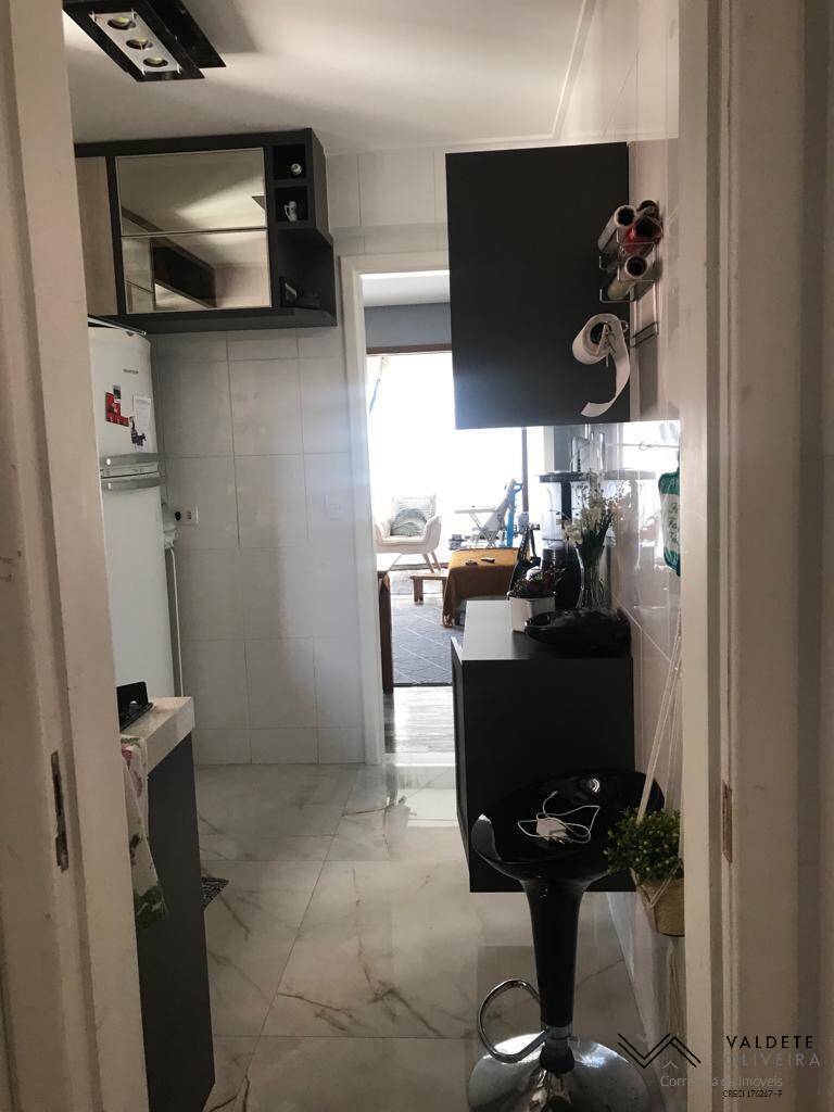 Apartamento à venda com 2 quartos, 75m² - Foto 14