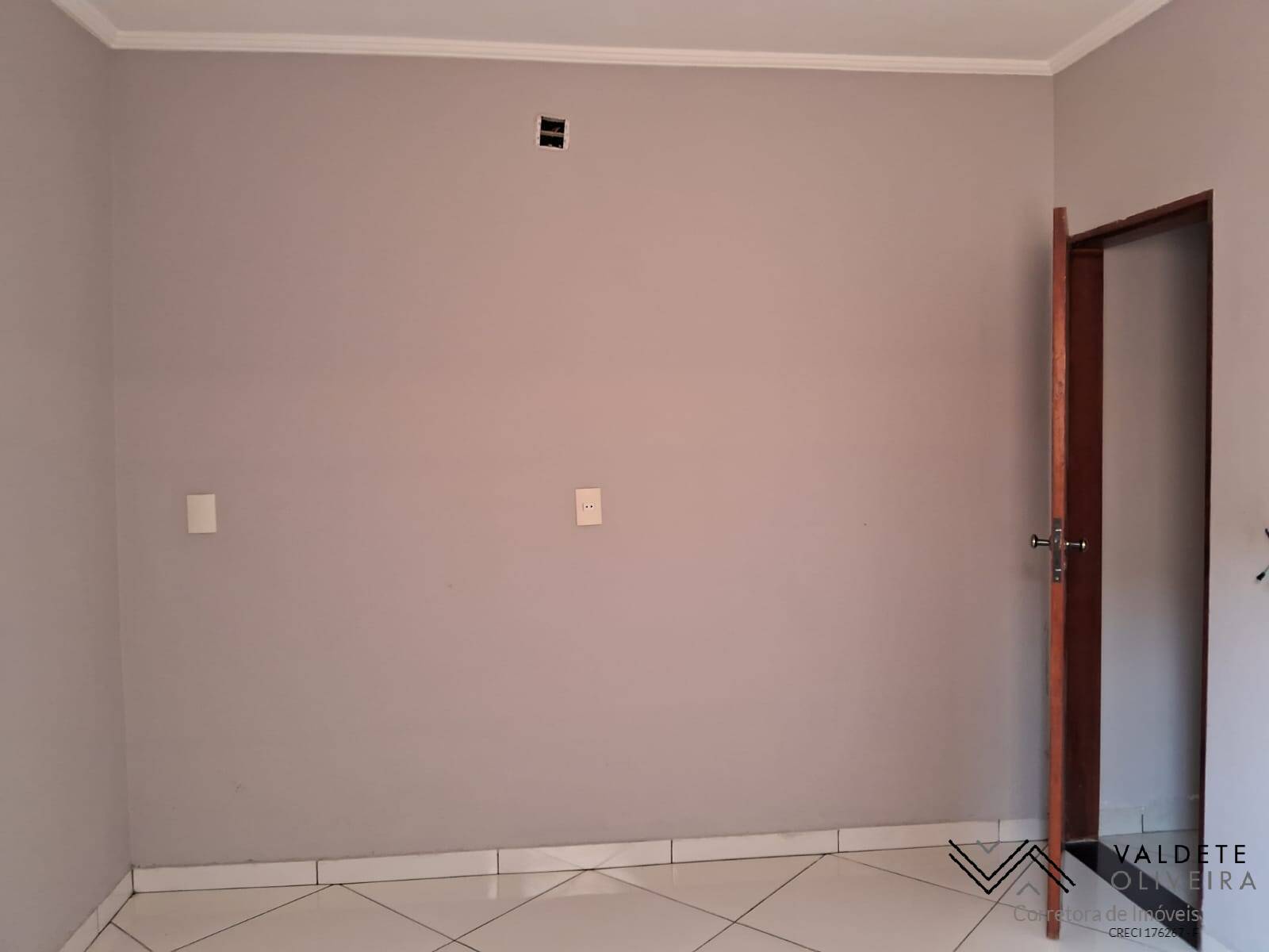 Casa à venda com 4 quartos, 240m² - Foto 3