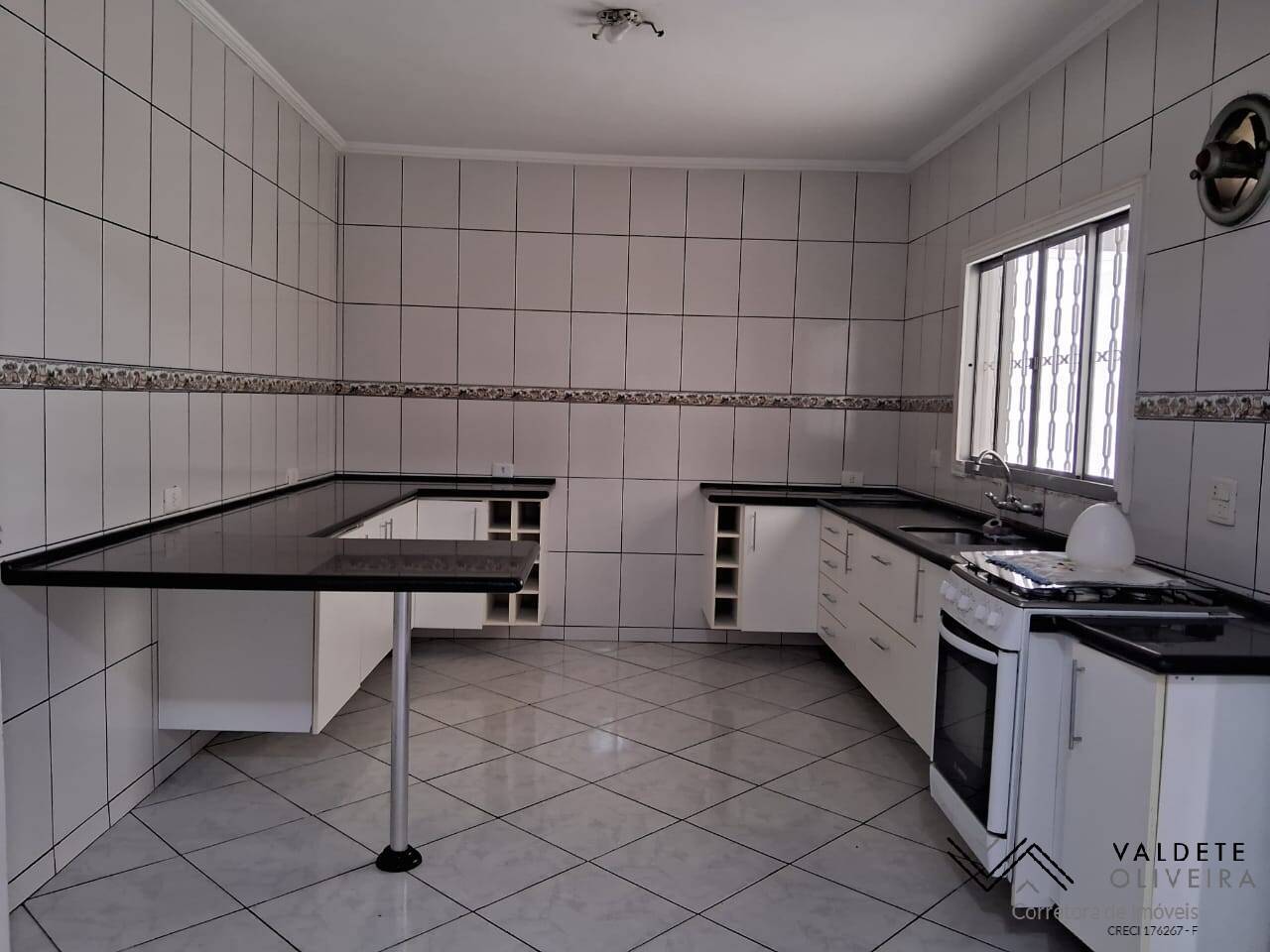 Casa à venda com 4 quartos, 240m² - Foto 13