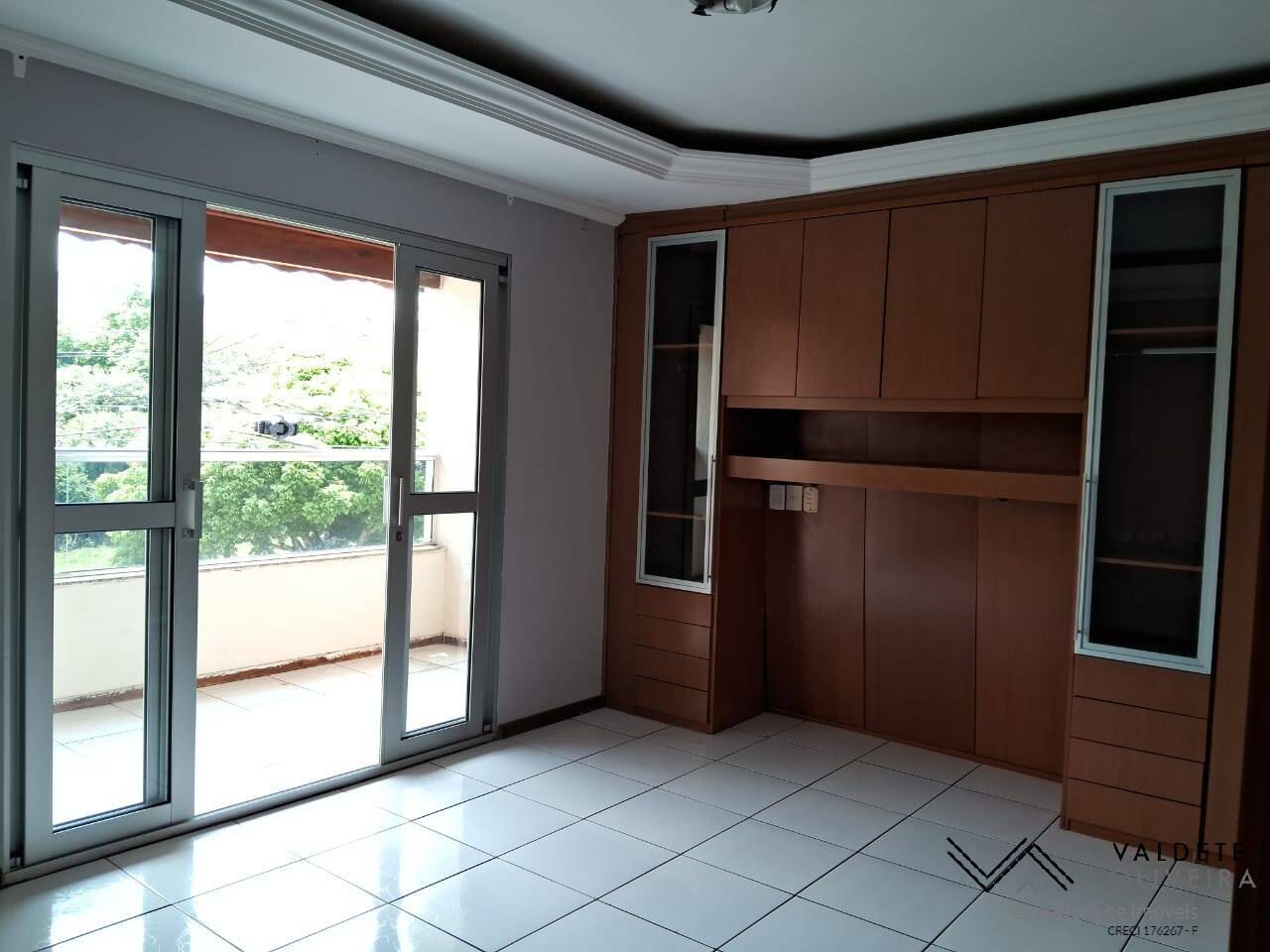 Casa à venda com 4 quartos, 240m² - Foto 26