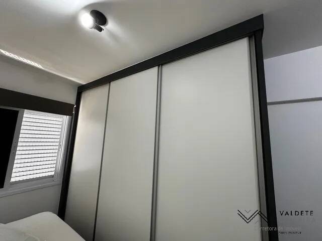 Apartamento à venda com 2 quartos, 77m² - Foto 4