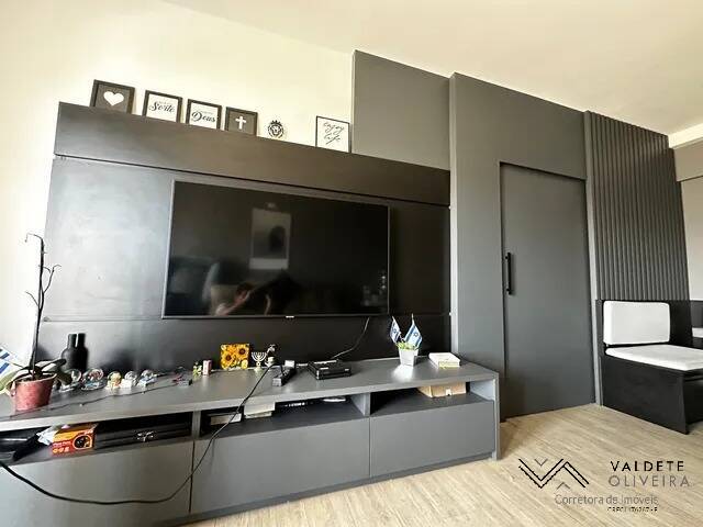 Apartamento à venda com 2 quartos, 77m² - Foto 1