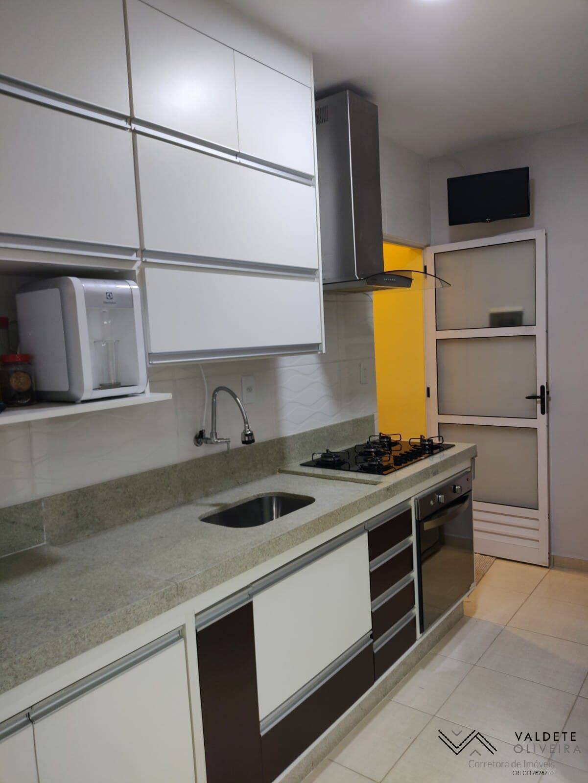 Casa à venda com 4 quartos, 80m² - Foto 11