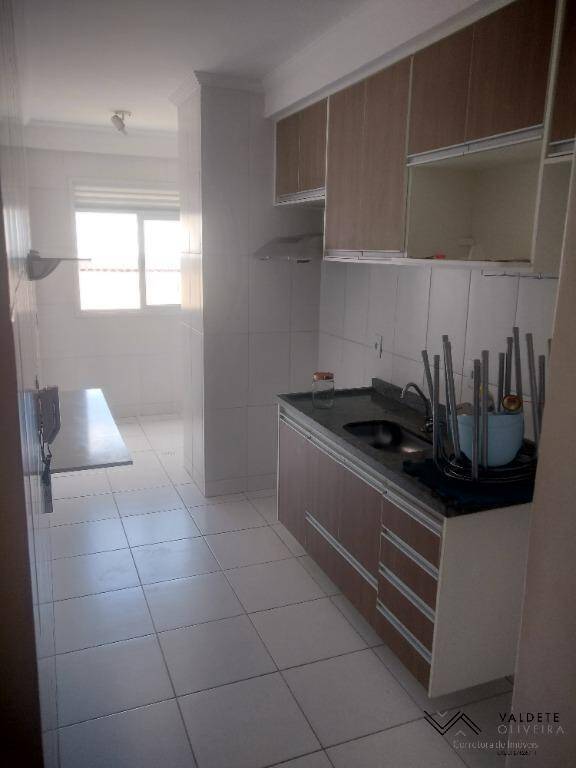 Apartamento à venda com 2 quartos, 65m² - Foto 3