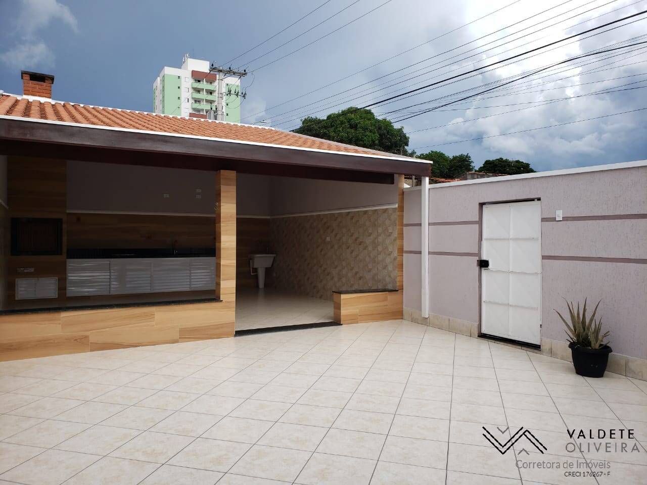 Casa à venda com 2 quartos, 90m² - Foto 3