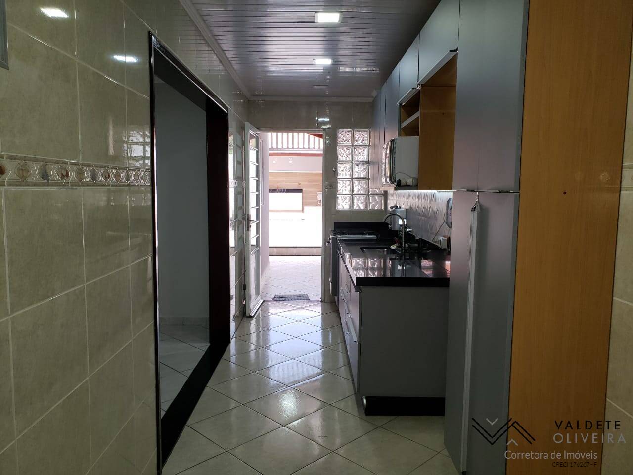 Casa à venda com 2 quartos, 90m² - Foto 13