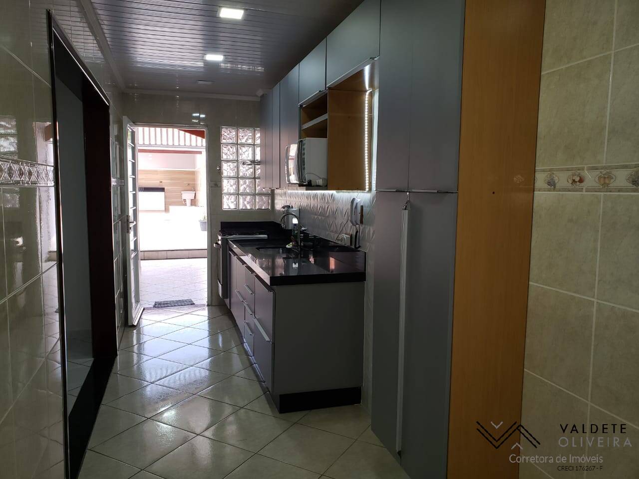 Casa à venda com 2 quartos, 90m² - Foto 17