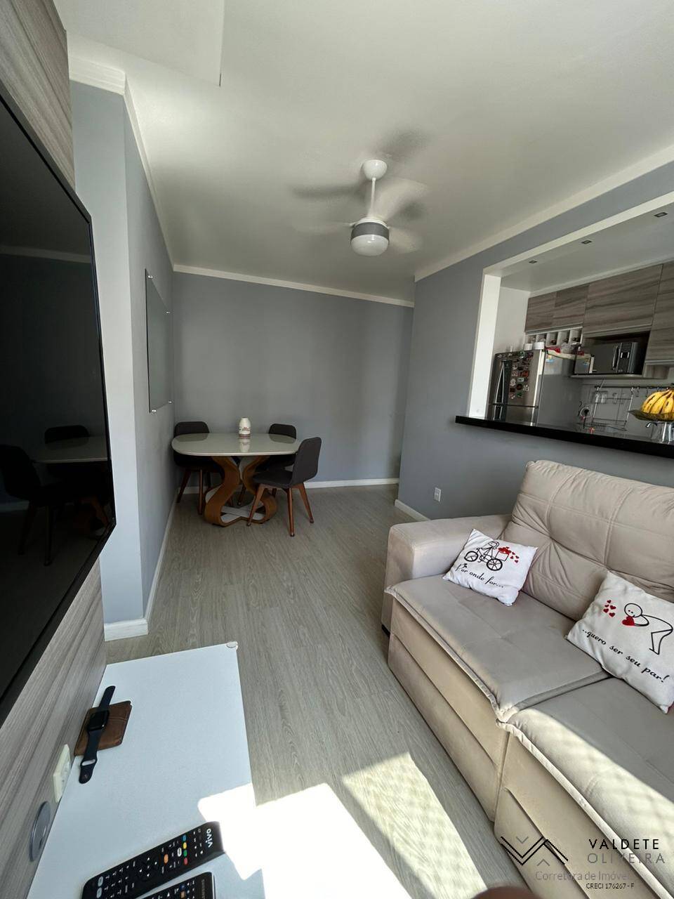 Apartamento à venda com 2 quartos, 46m² - Foto 2