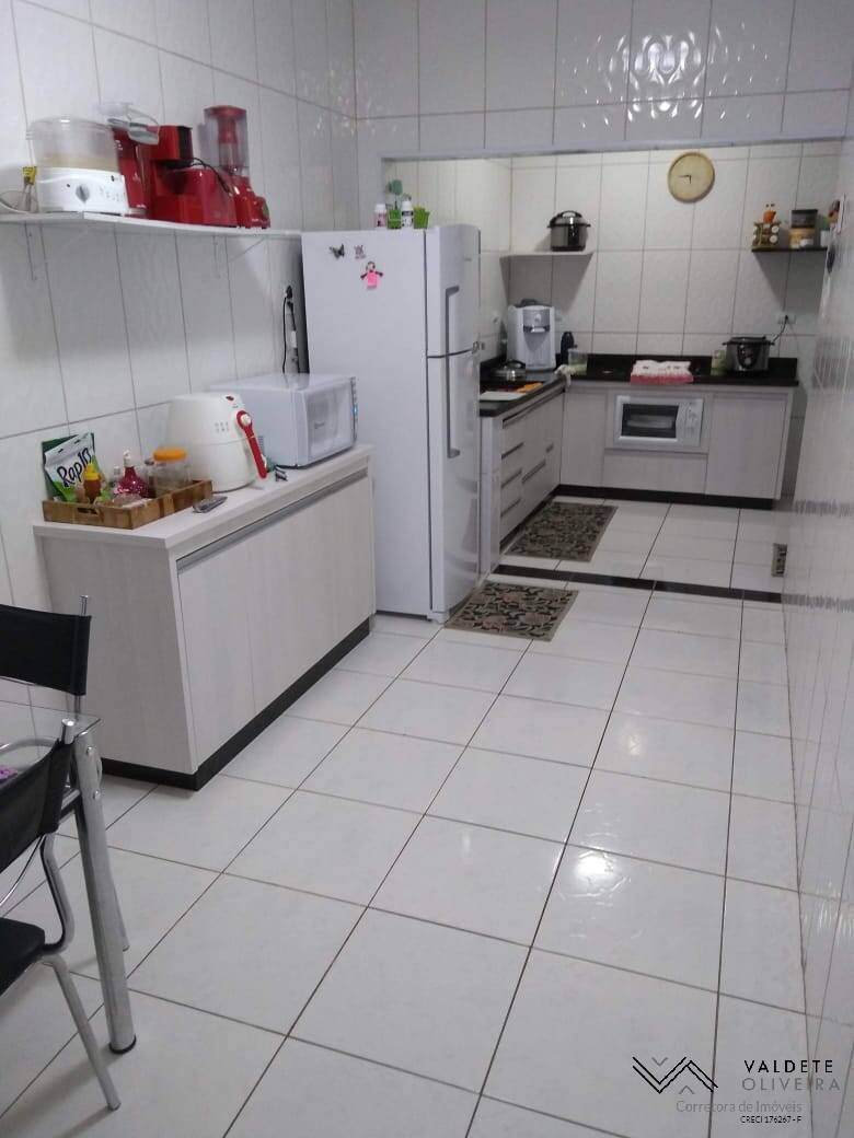 Casa à venda com 3 quartos, 80m² - Foto 3