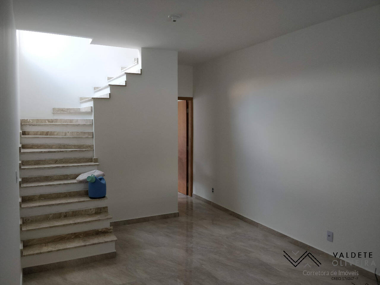 Apartamento à venda com 4 quartos, 180m² - Foto 1