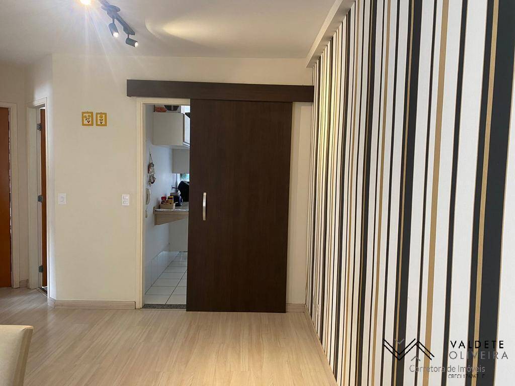 Apartamento à venda com 2 quartos, 52m² - Foto 7