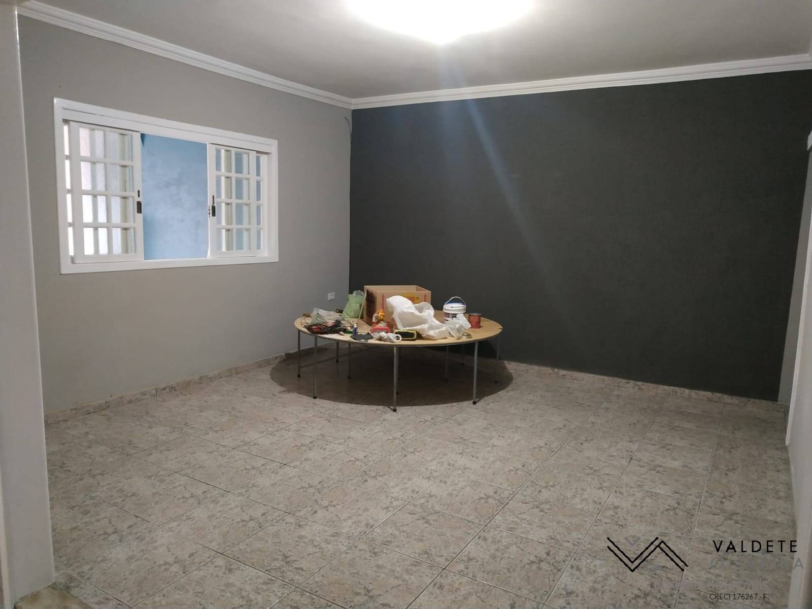 Casa à venda com 3 quartos, 100m² - Foto 1