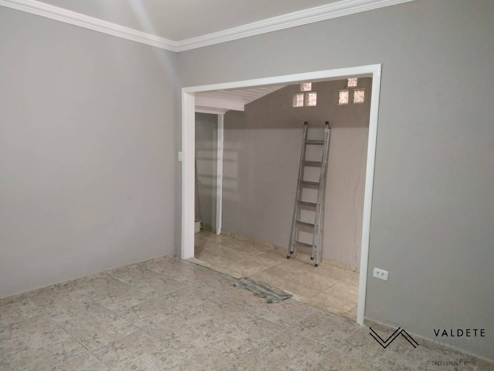 Casa à venda com 3 quartos, 100m² - Foto 2