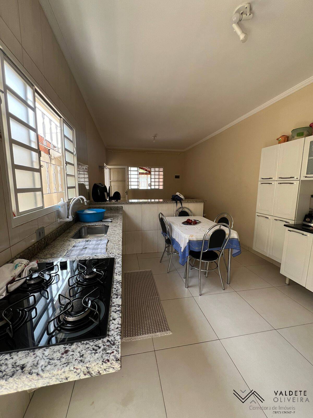 Casa à venda com 2 quartos, 150m² - Foto 8