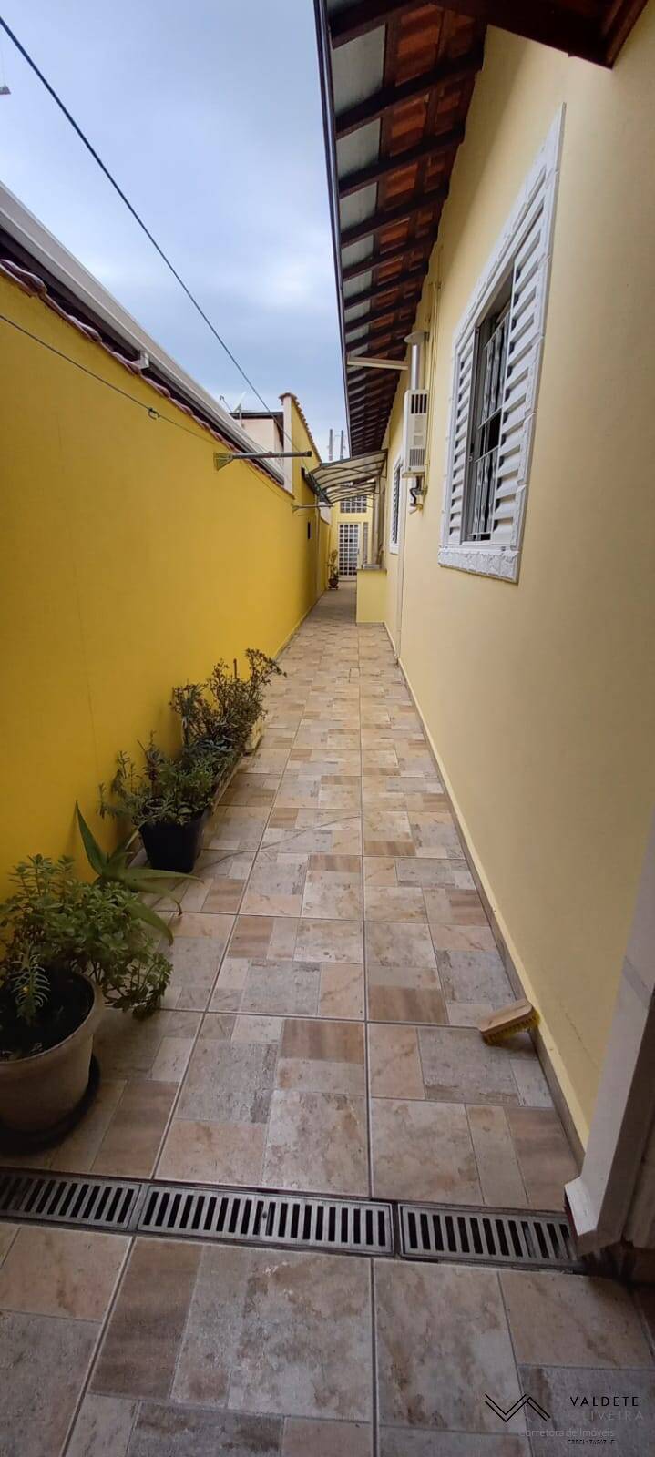 Casa à venda com 3 quartos, 77m² - Foto 12