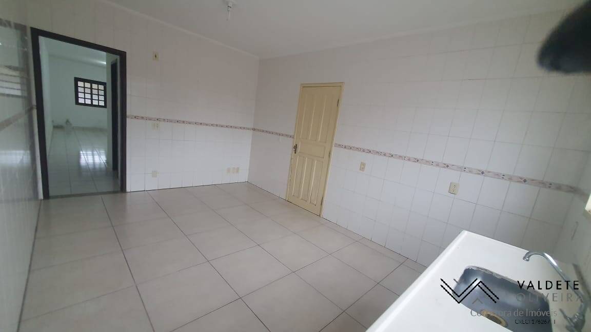 Casa à venda com 3 quartos, 150m² - Foto 4