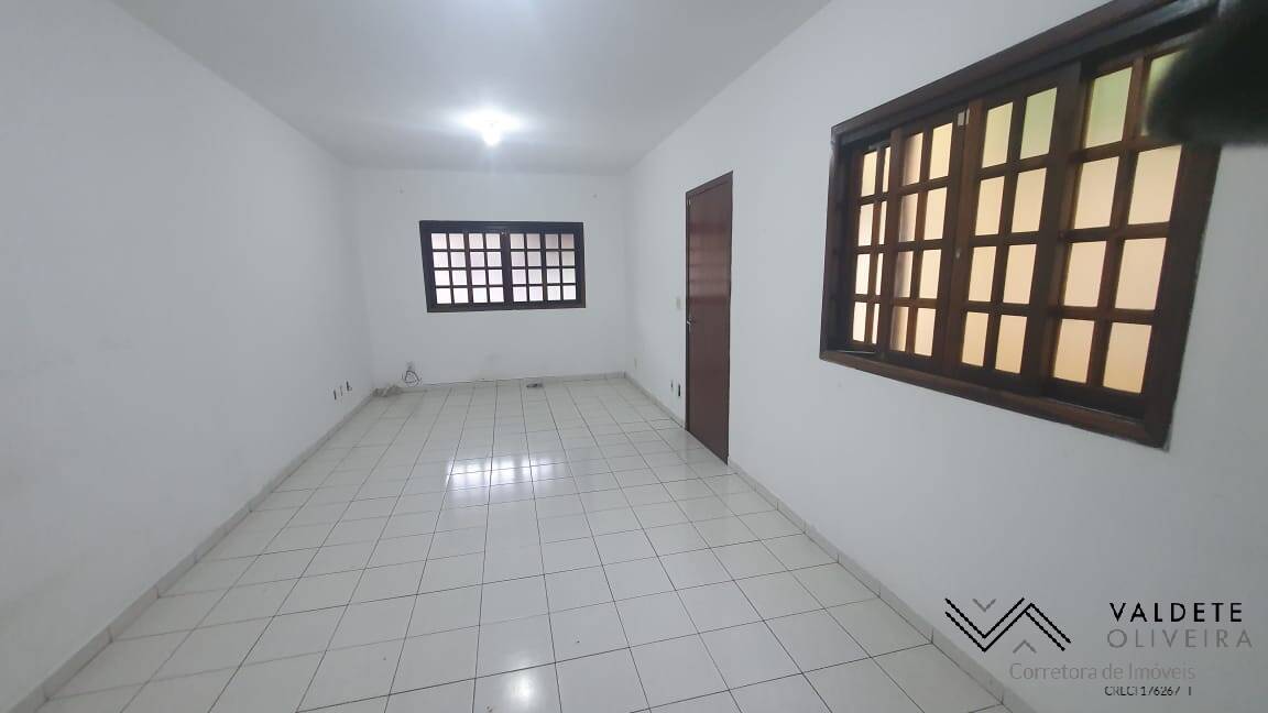 Casa à venda com 3 quartos, 150m² - Foto 1