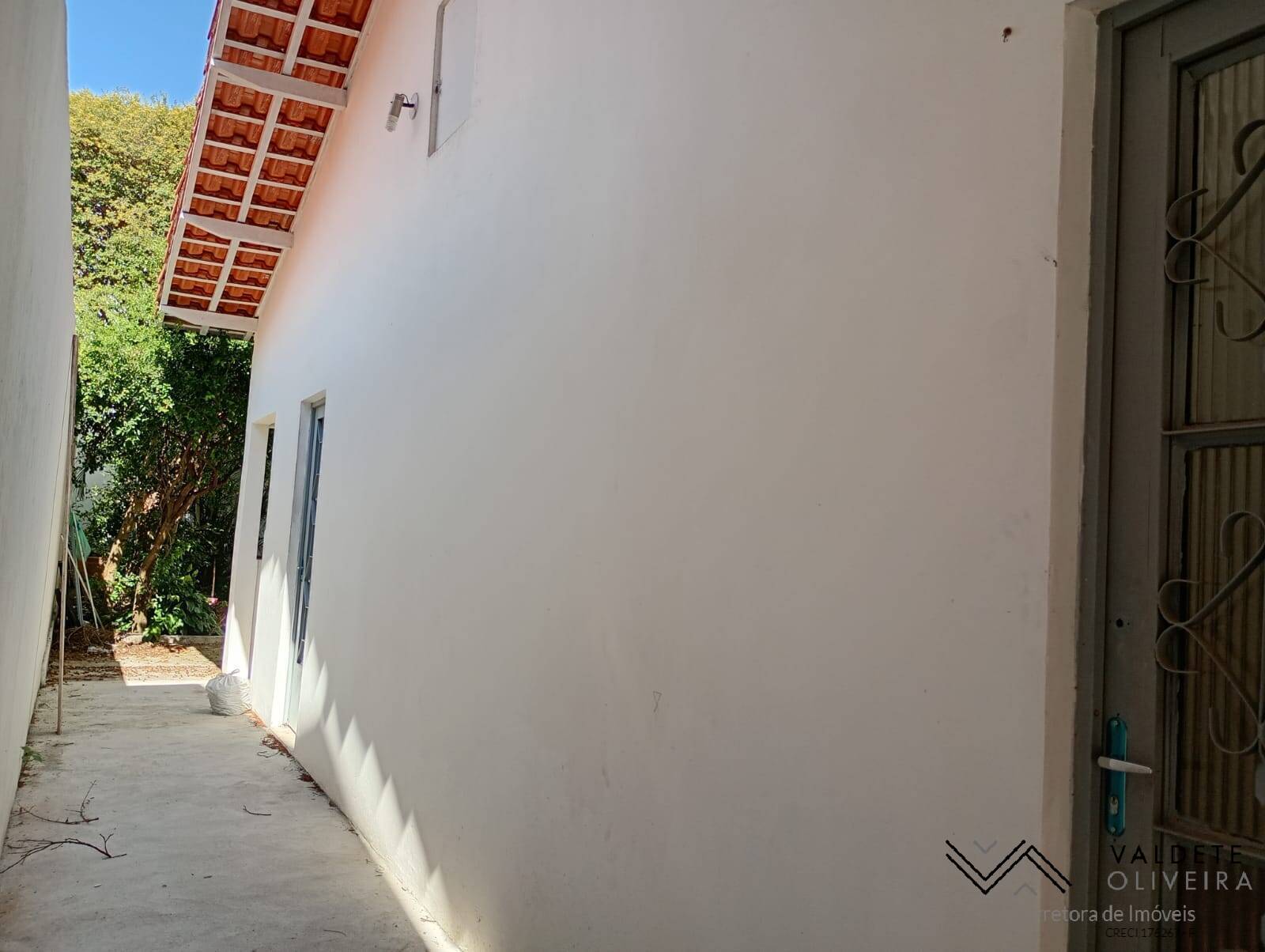 Casa à venda com 3 quartos, 250m² - Foto 2