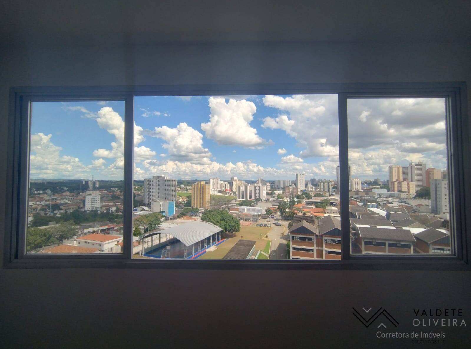 Apartamento à venda com 2 quartos, 65m² - Foto 1