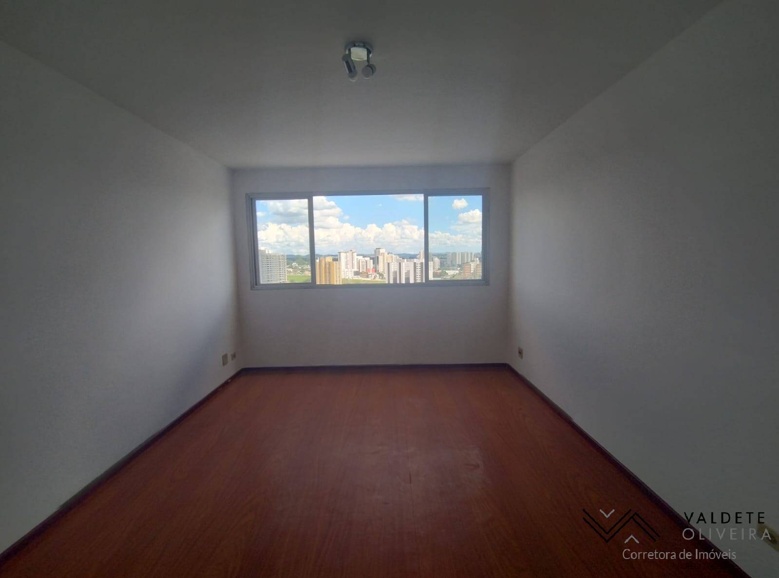 Apartamento à venda com 2 quartos, 65m² - Foto 2