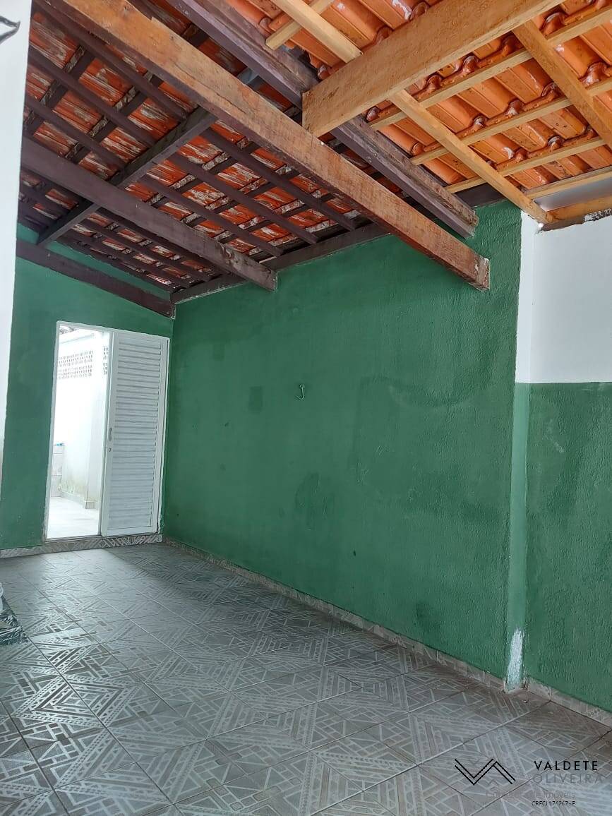 Casa à venda com 2 quartos, 150m² - Foto 2