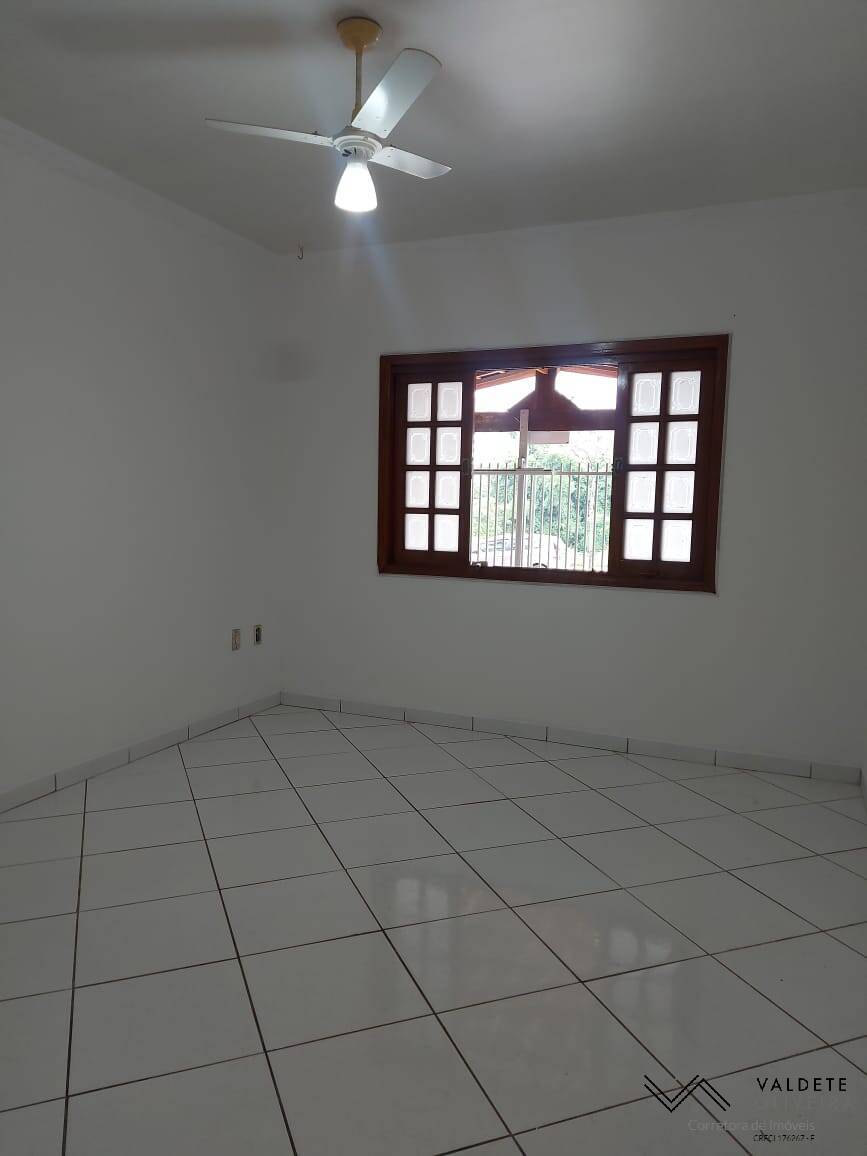 Casa à venda com 2 quartos, 150m² - Foto 8