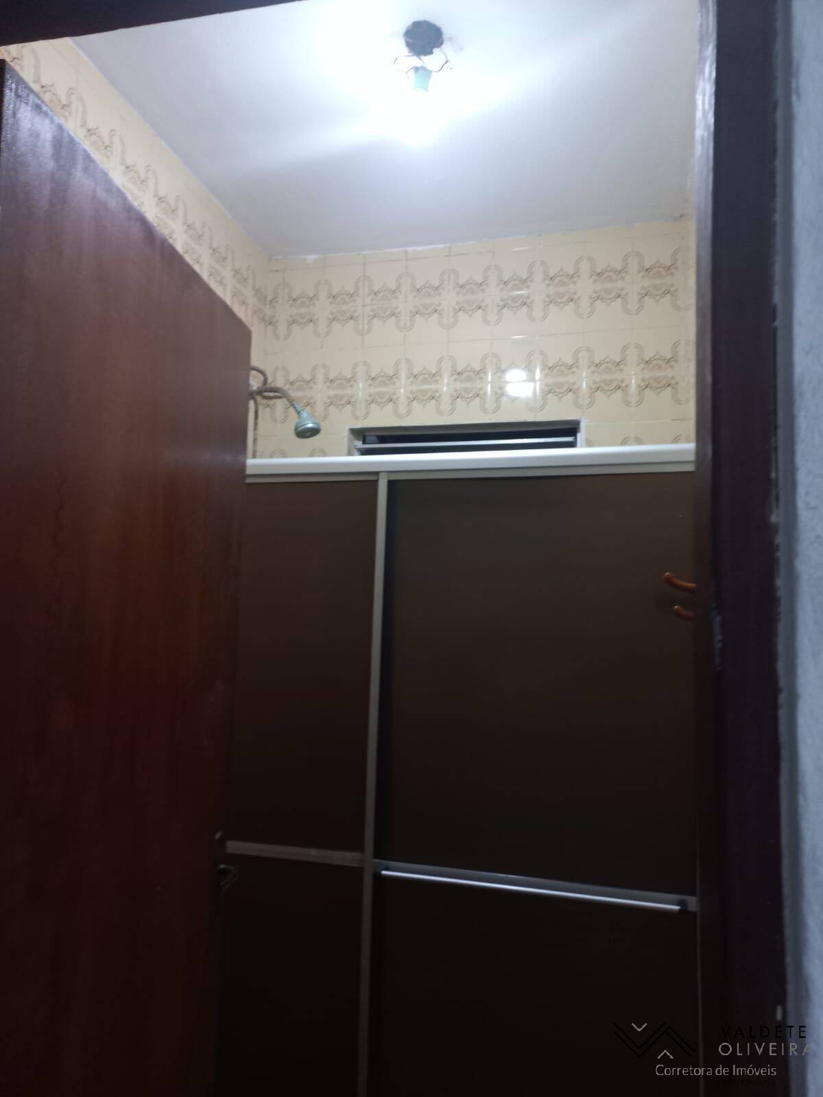 Casa à venda com 2 quartos, 150m² - Foto 3