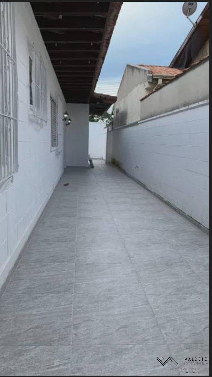 Casa à venda com 3 quartos, 210m² - Foto 11