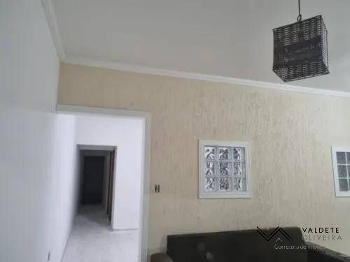 Casa à venda com 1 quarto, 100m² - Foto 2