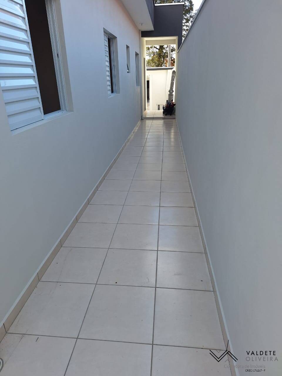 Casa à venda com 2 quartos, 125m² - Foto 4