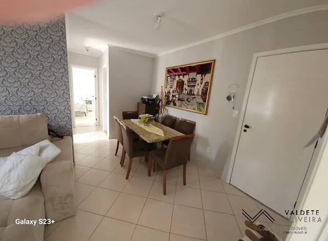 Apartamento à venda com 2 quartos, 68m² - Foto 2