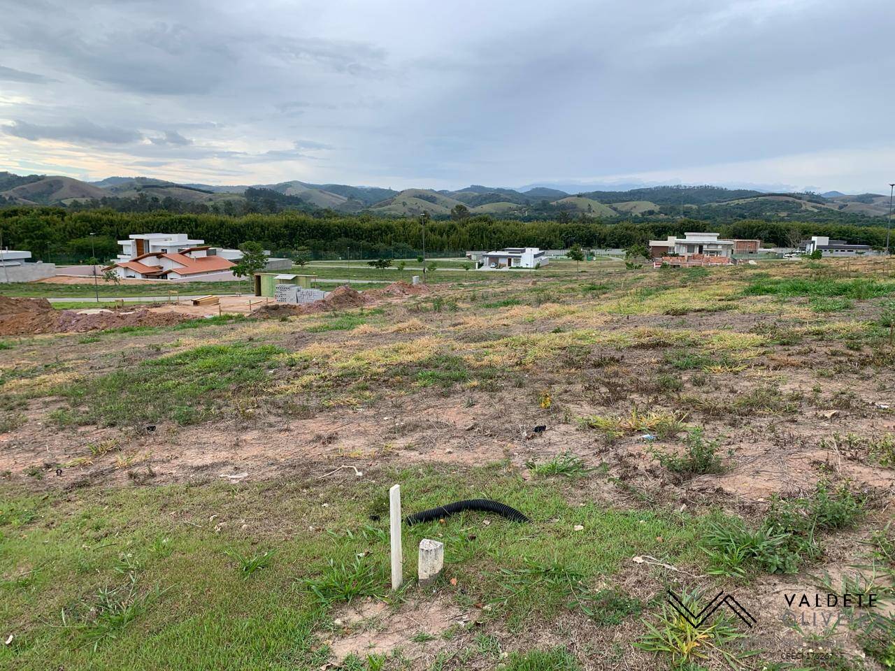 Terreno à venda, 600m² - Foto 1