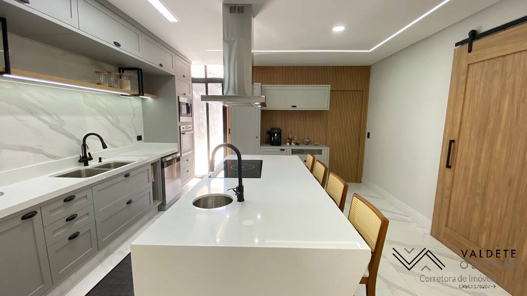 Casa à venda com 3 quartos, 243m² - Foto 33