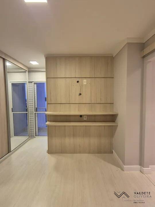 Apartamento à venda com 2 quartos, 63m² - Foto 3